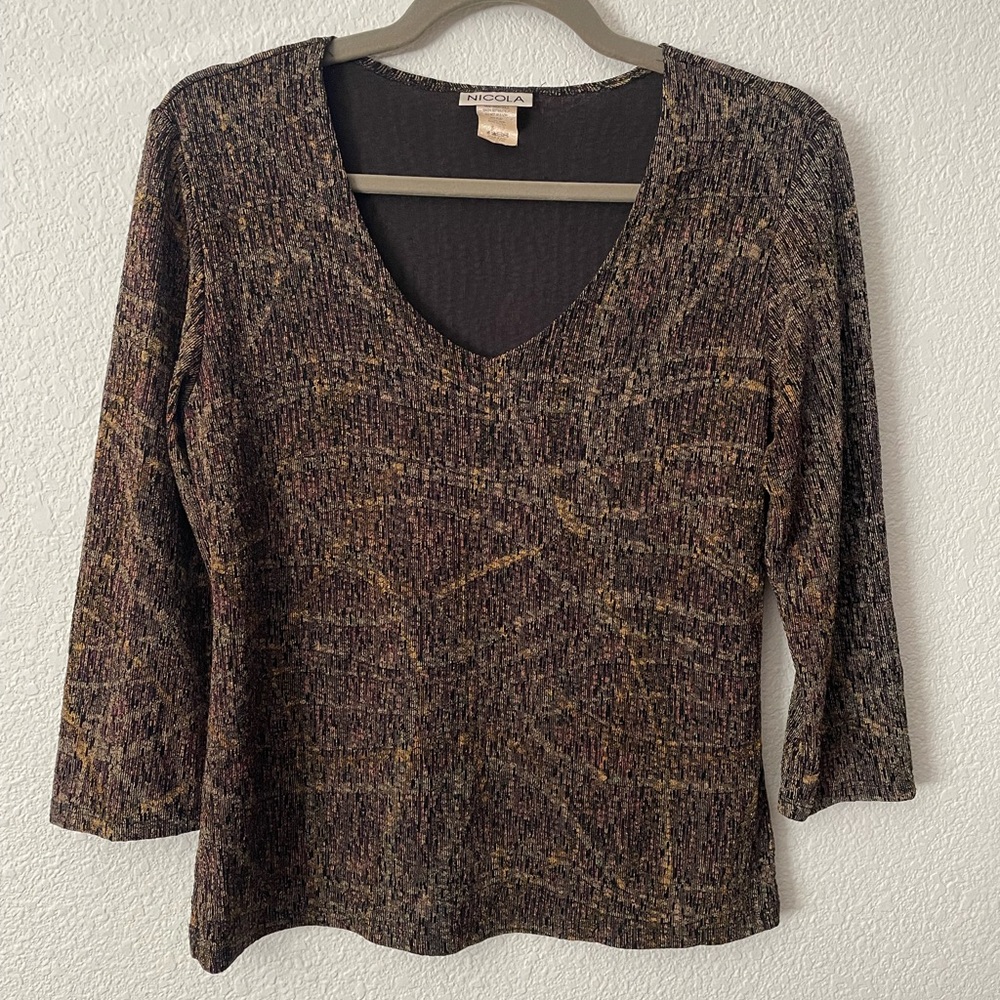 🌟5/$15🌟NICOLA Metallic Gold and Black Knit Top